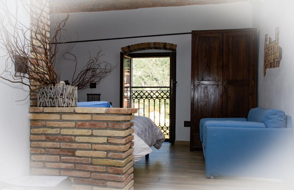 Bed and Breakfast Il Nido Di Rondine Dolceacqua Exterior foto